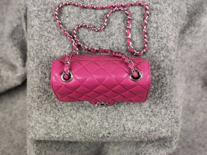 Бездоганна рожева сумка Chanel pink quilted на довгому ремінці