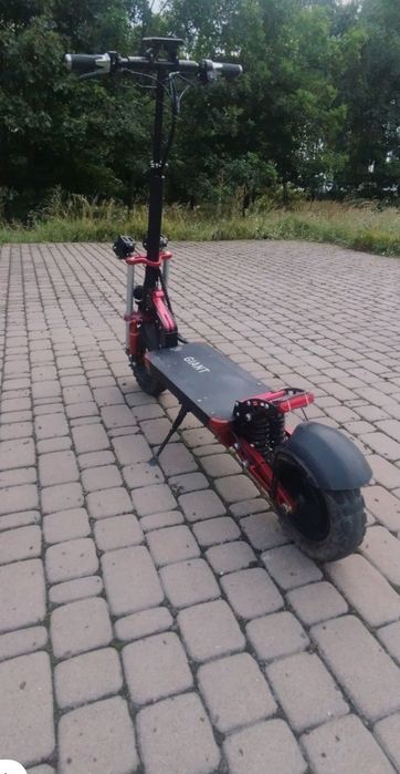 Электросамокат GIANT