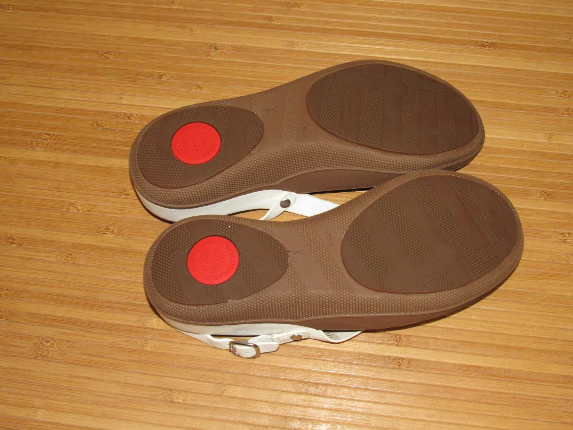 Шкіряні сандалі Fitflop Urban White; EUR-40; ус-ка: 25,4см