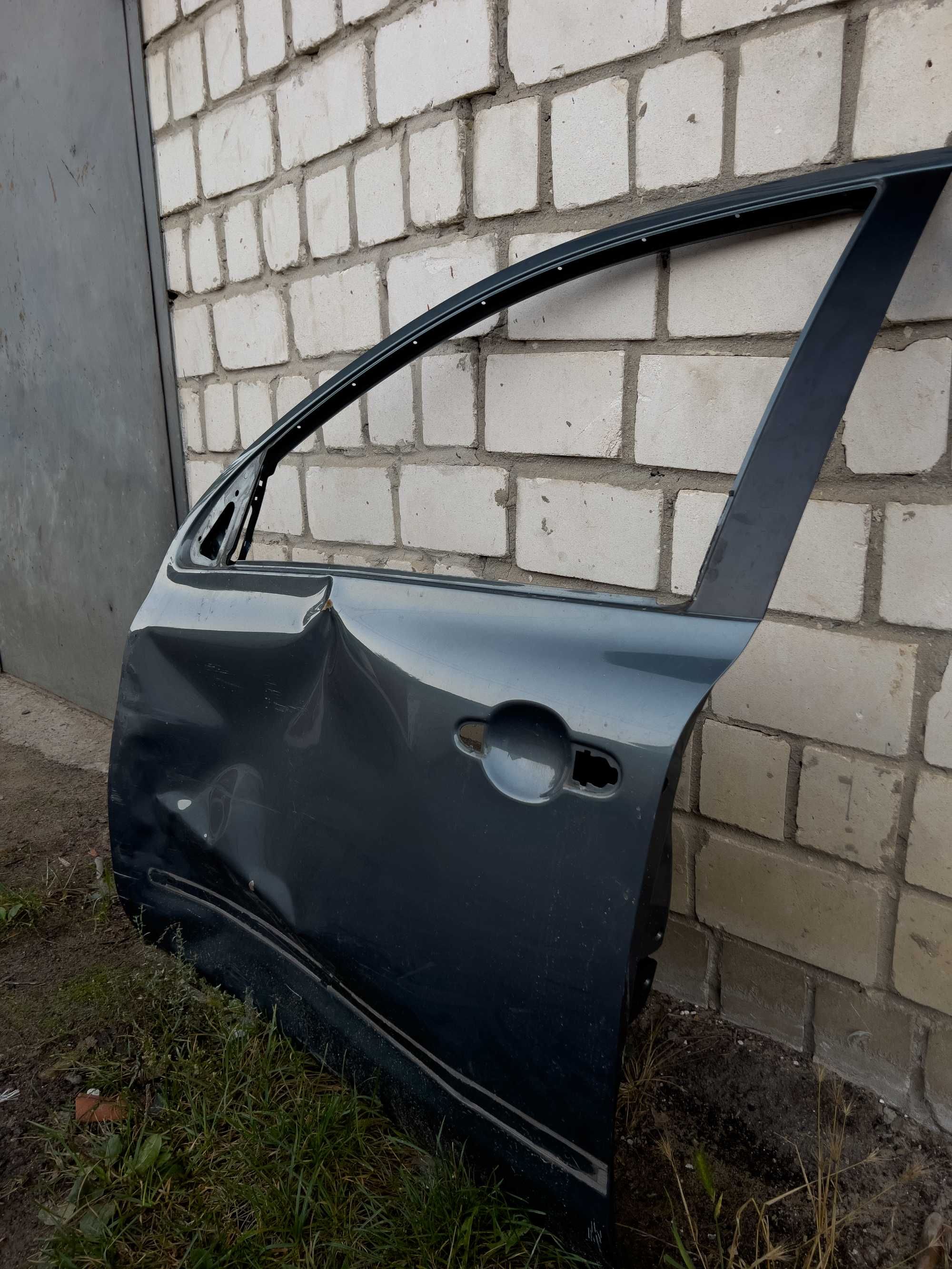 Дверка ліва Nissan Micra K13