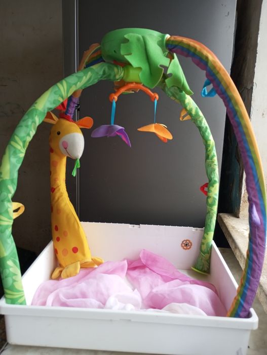 Продается игрушка в детскую кроватку