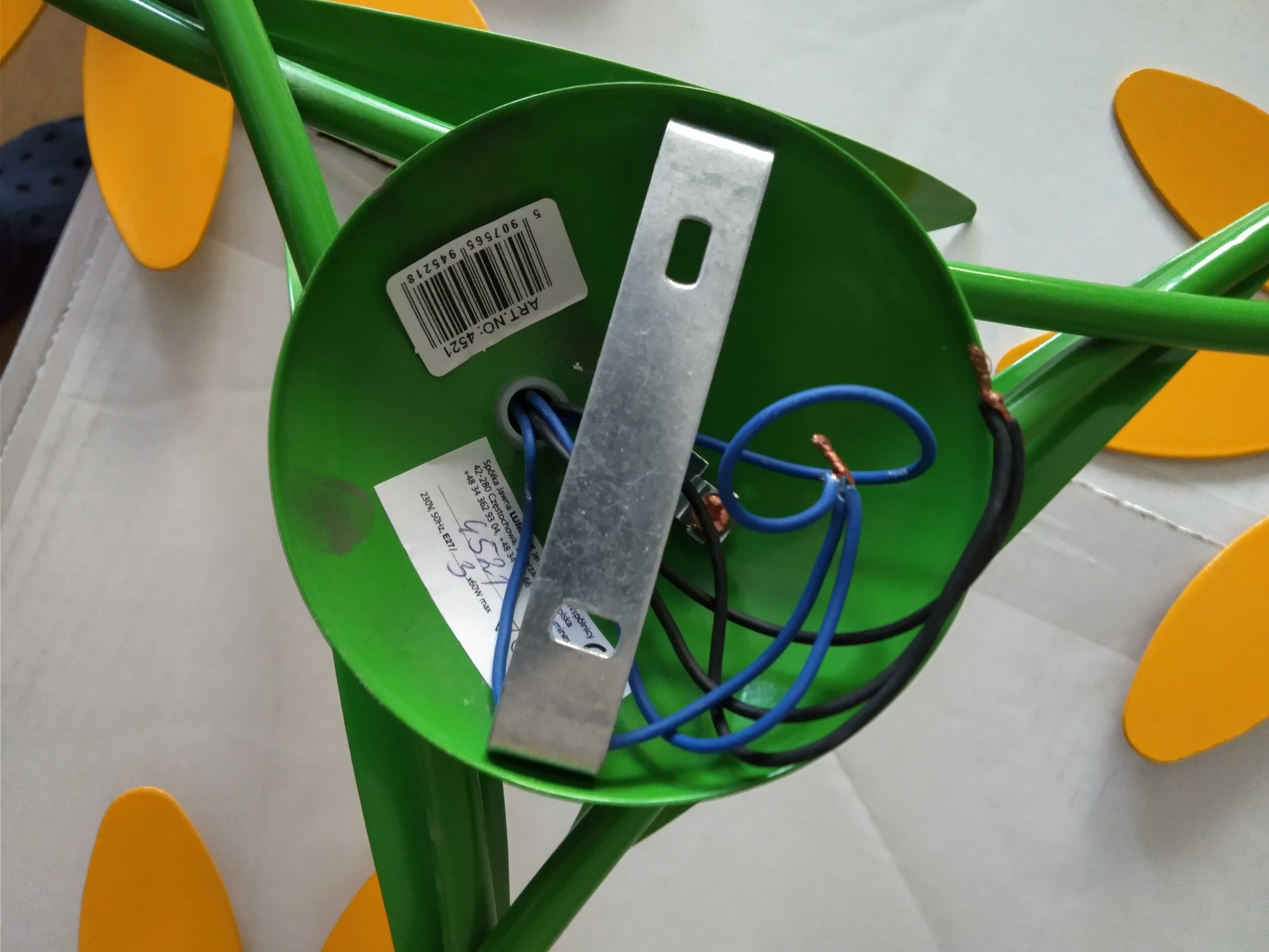 Lampa sufitowa kwiaty z biedronką do pokoju dziecięcego