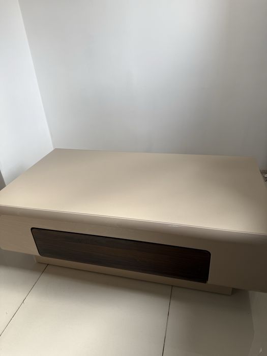 Stolik kawowy do salonu z szuflada