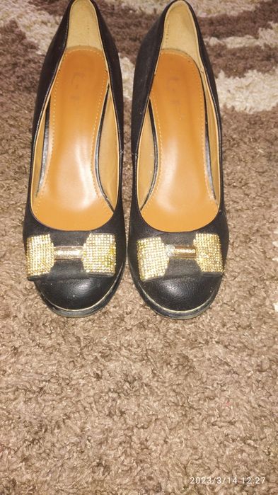 Нові туфлі    37р