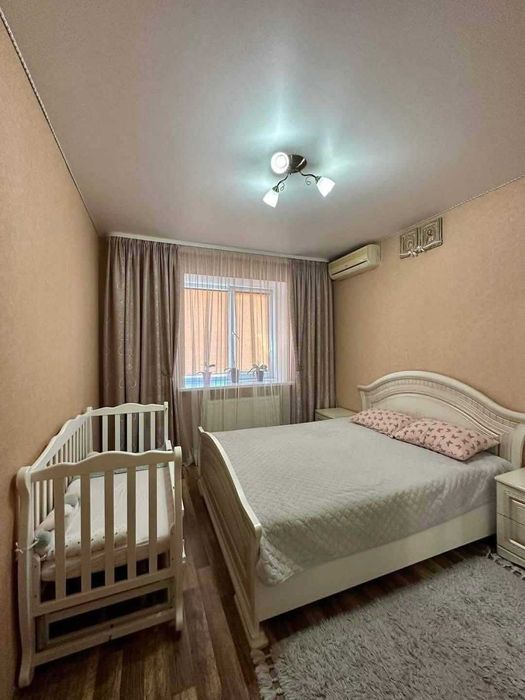 Продам 2 кімнатну великогабаритну квартиру на Кравчука