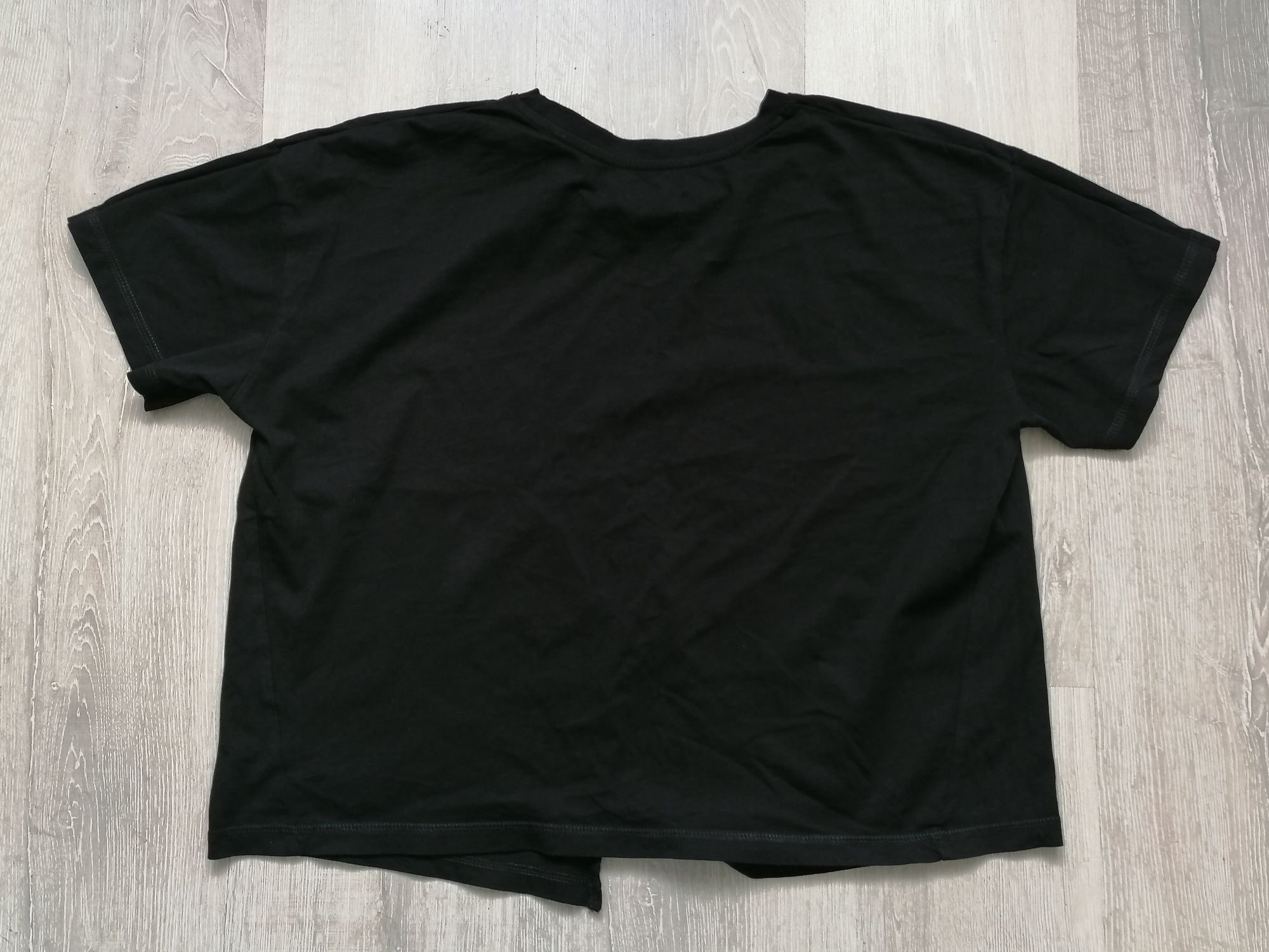 T-shirt z wiązaniem
