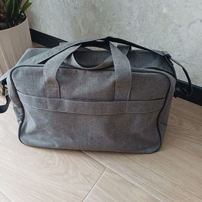 Сумка для подорожей в ідеальному стані