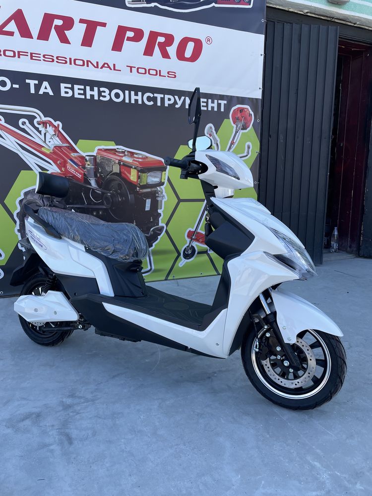 Доставка безкоштовна Електроскуте Їдемо STORM