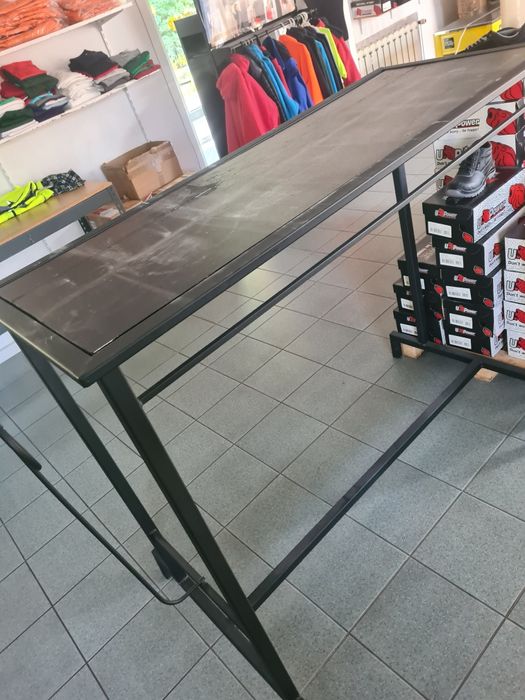 Stojak wieszak ekspozytor do sklepu hurtowni