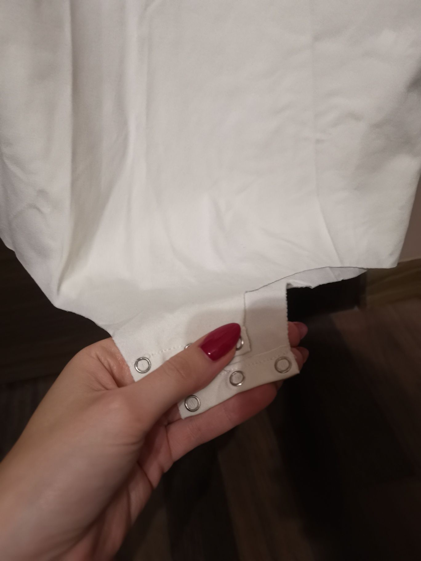 Laserowo cięte body na jedno ramię hiszpanka zara