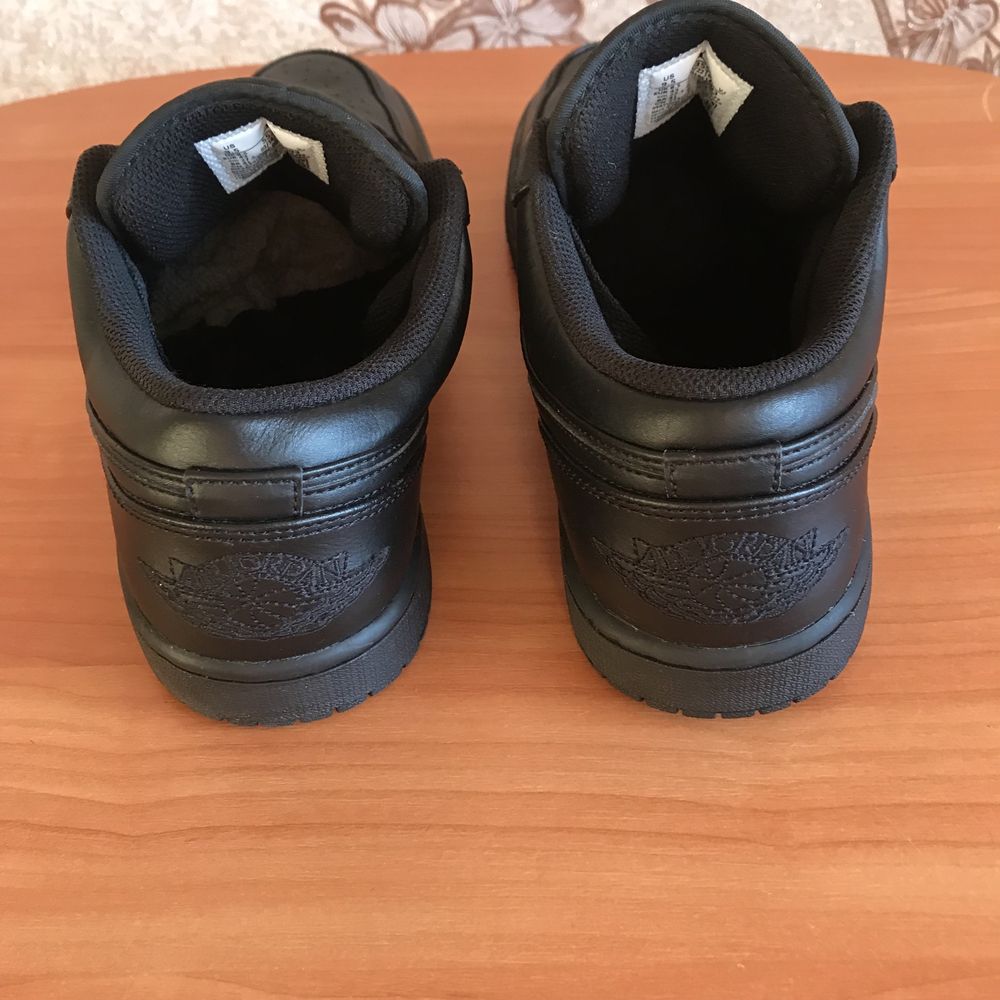 Кросівки Nike JORDAN AIR 1