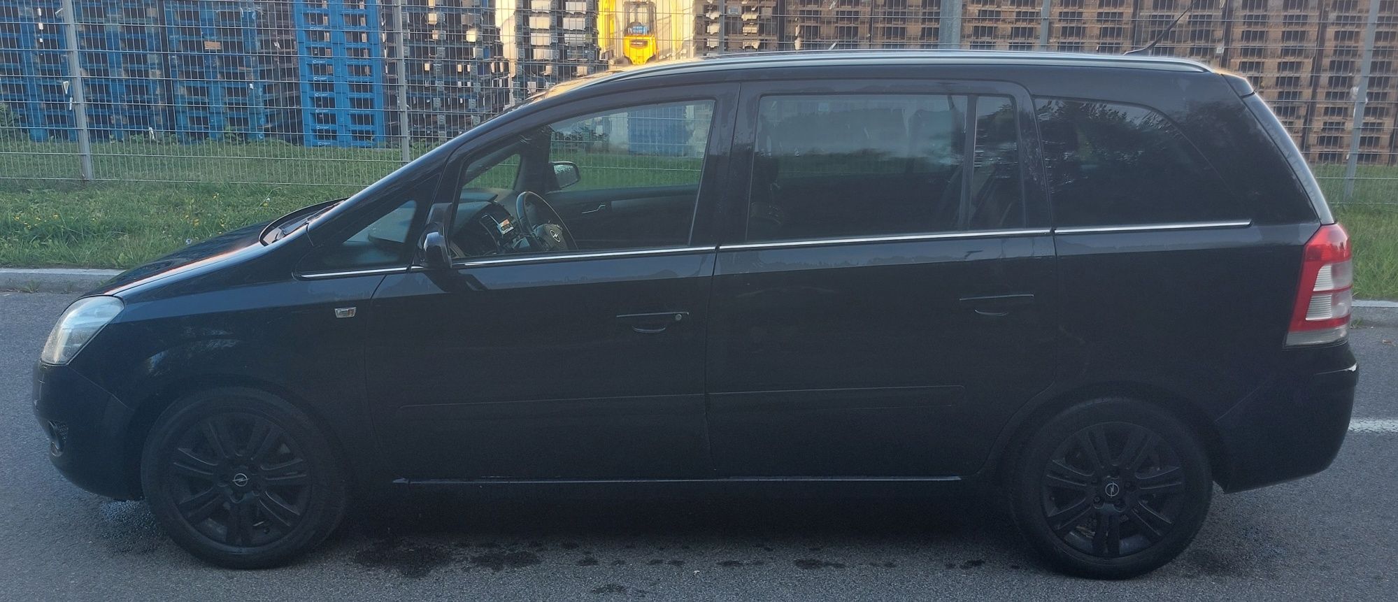 Zafira B 1,9 CDTI 2009 r.