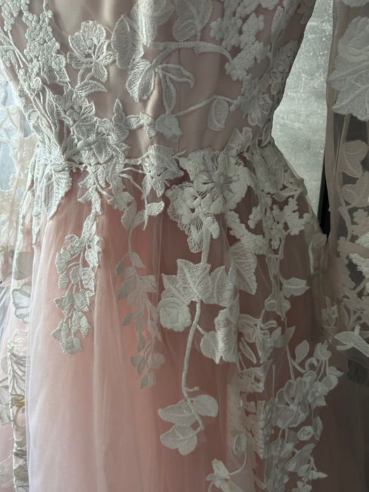 Сукня на весілля, випускний, день народження