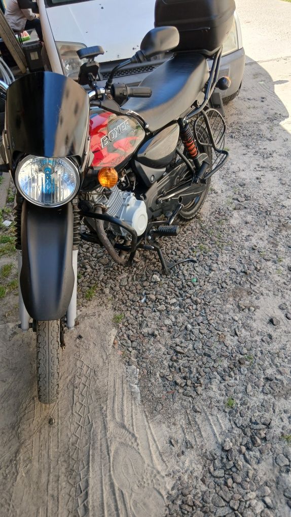 Мотоцикл bajaj boxer