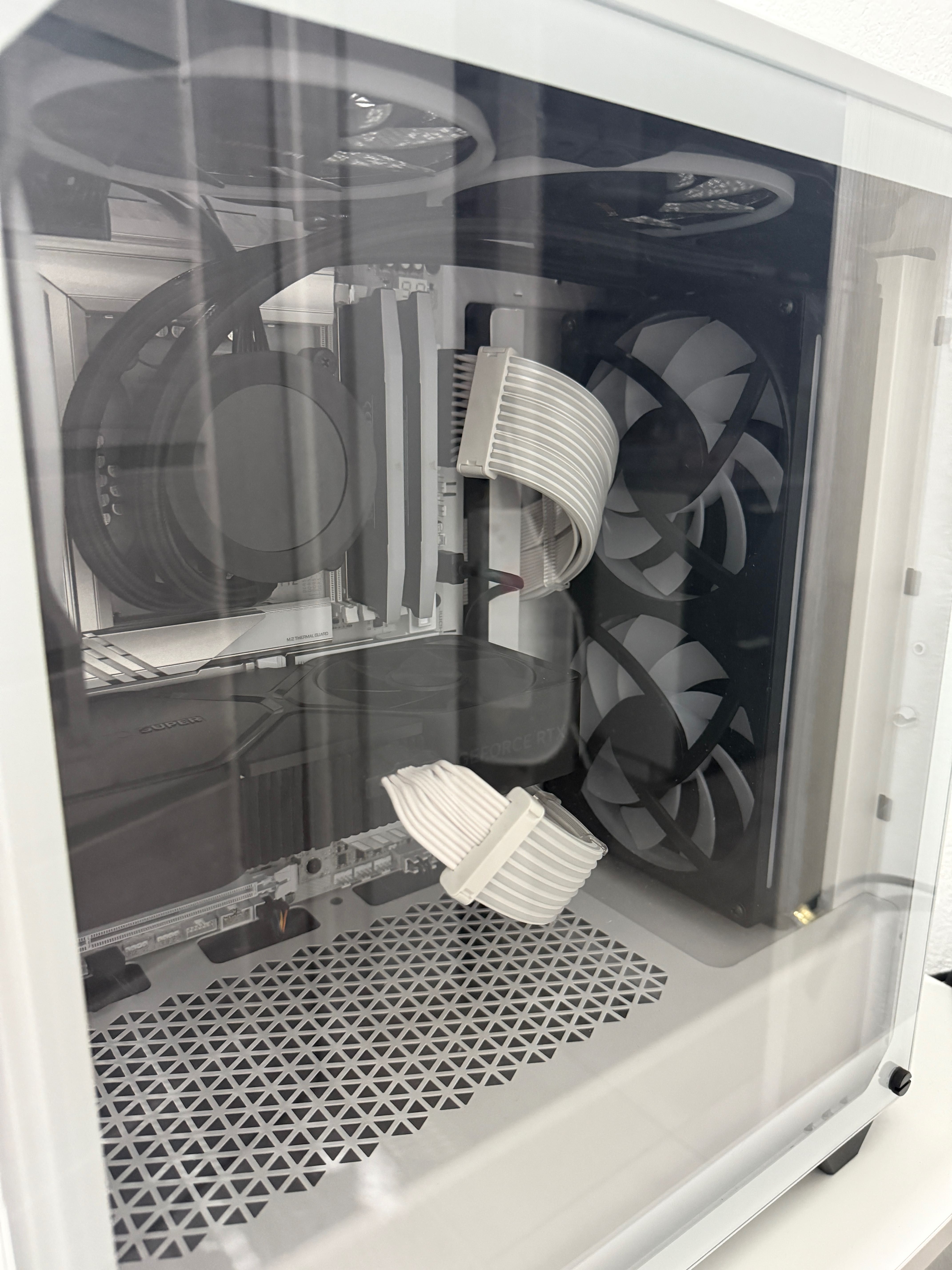 Komputer stacjonarny | RTX 4070 SUPER FOUNDERS| 32 GB RAM | 3TB SSD