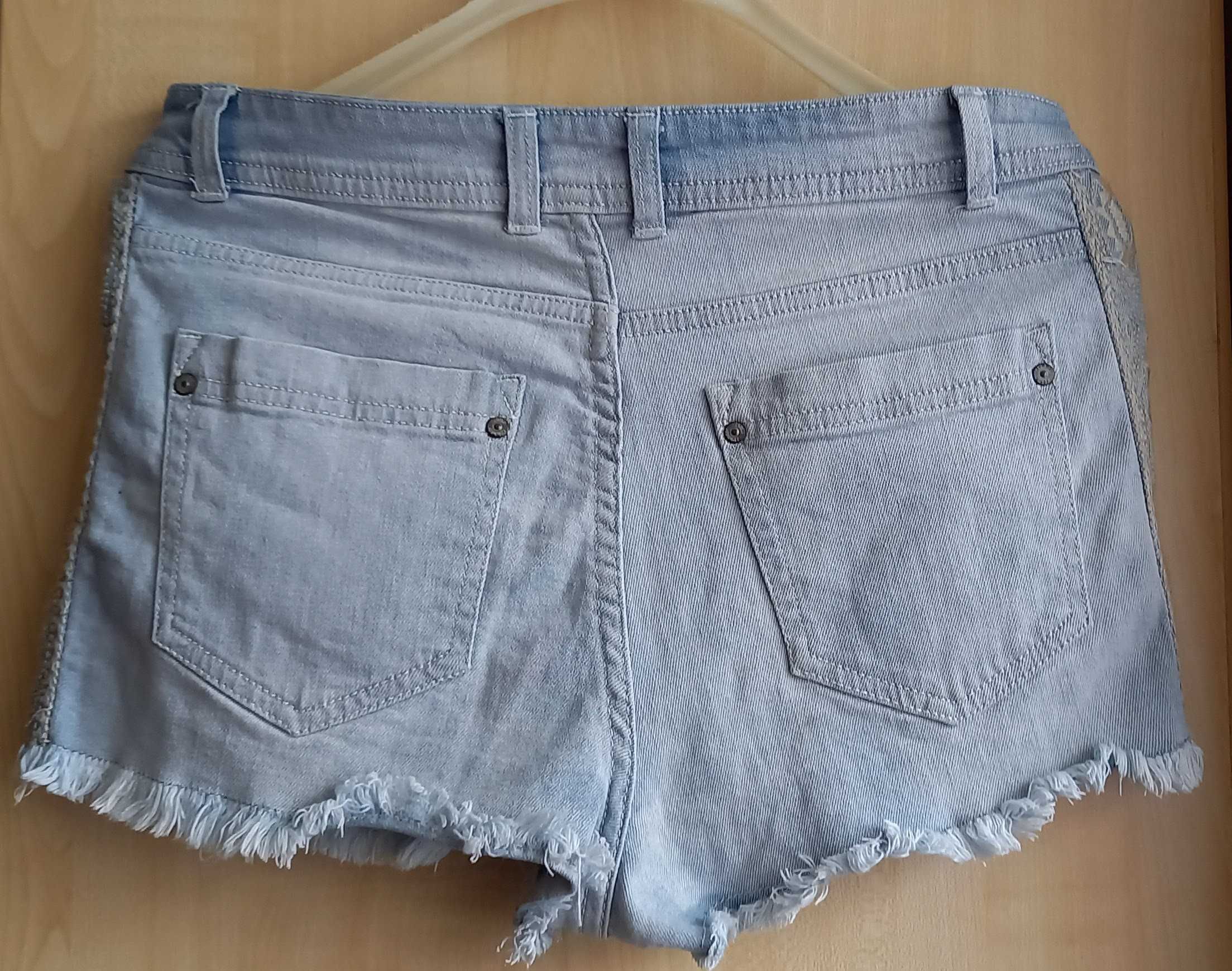 krótkie spodenki  jeansy  damskie M L   koronka