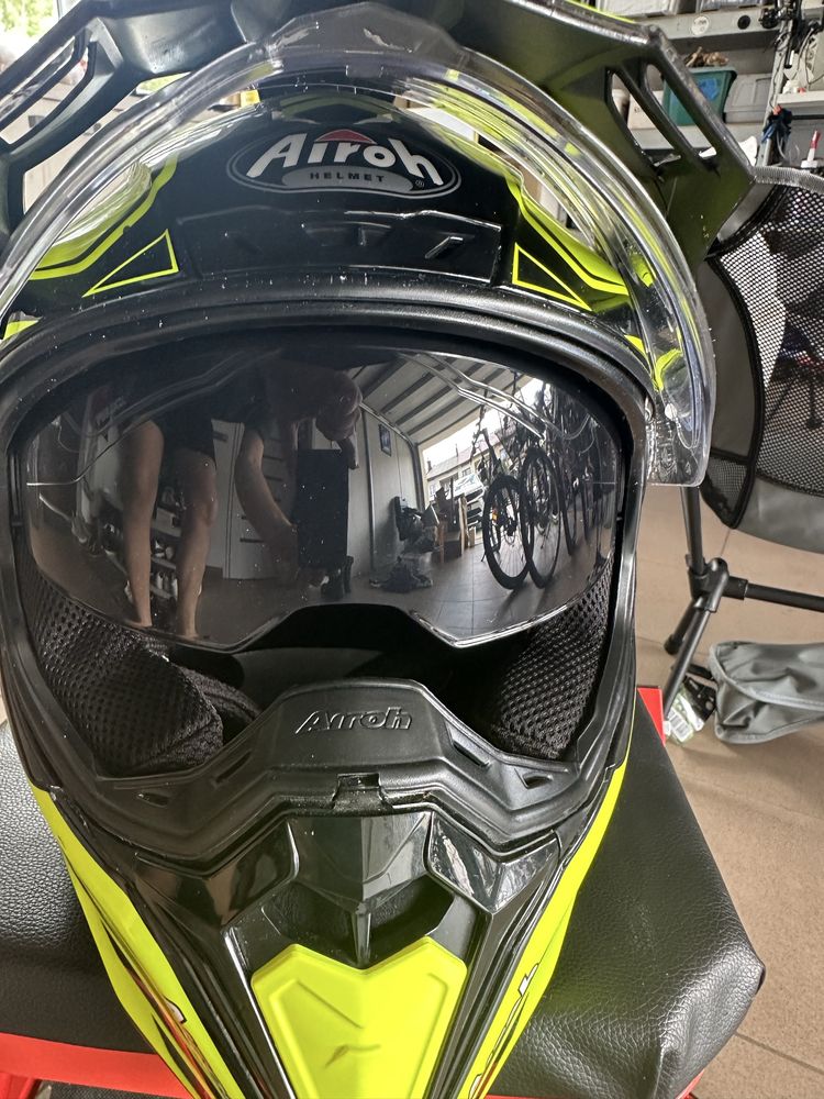 Airoh Commander XXL FLUO