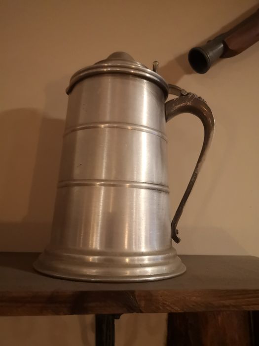 Caneca Vintage em Estanho