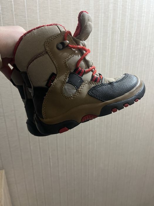 Віддам зимові чобітки для хлопчика, р.23