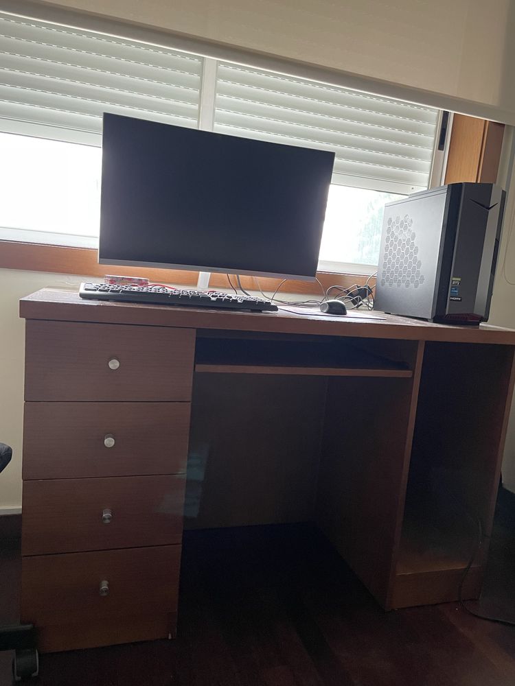 Secretaria maciça