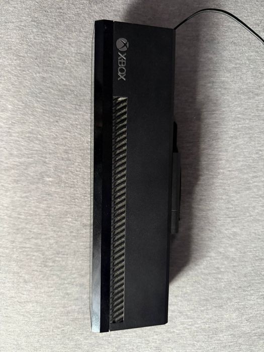 XBOX ONE S + Kinekt + 2 Pady + Gry