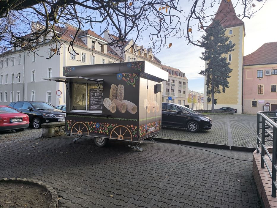 Przyczepa gastronomiczna do wypieku kolaczy wegierskich