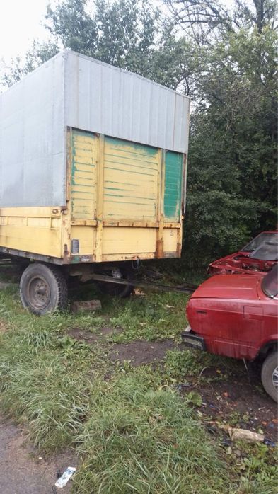 Причіп з документами.