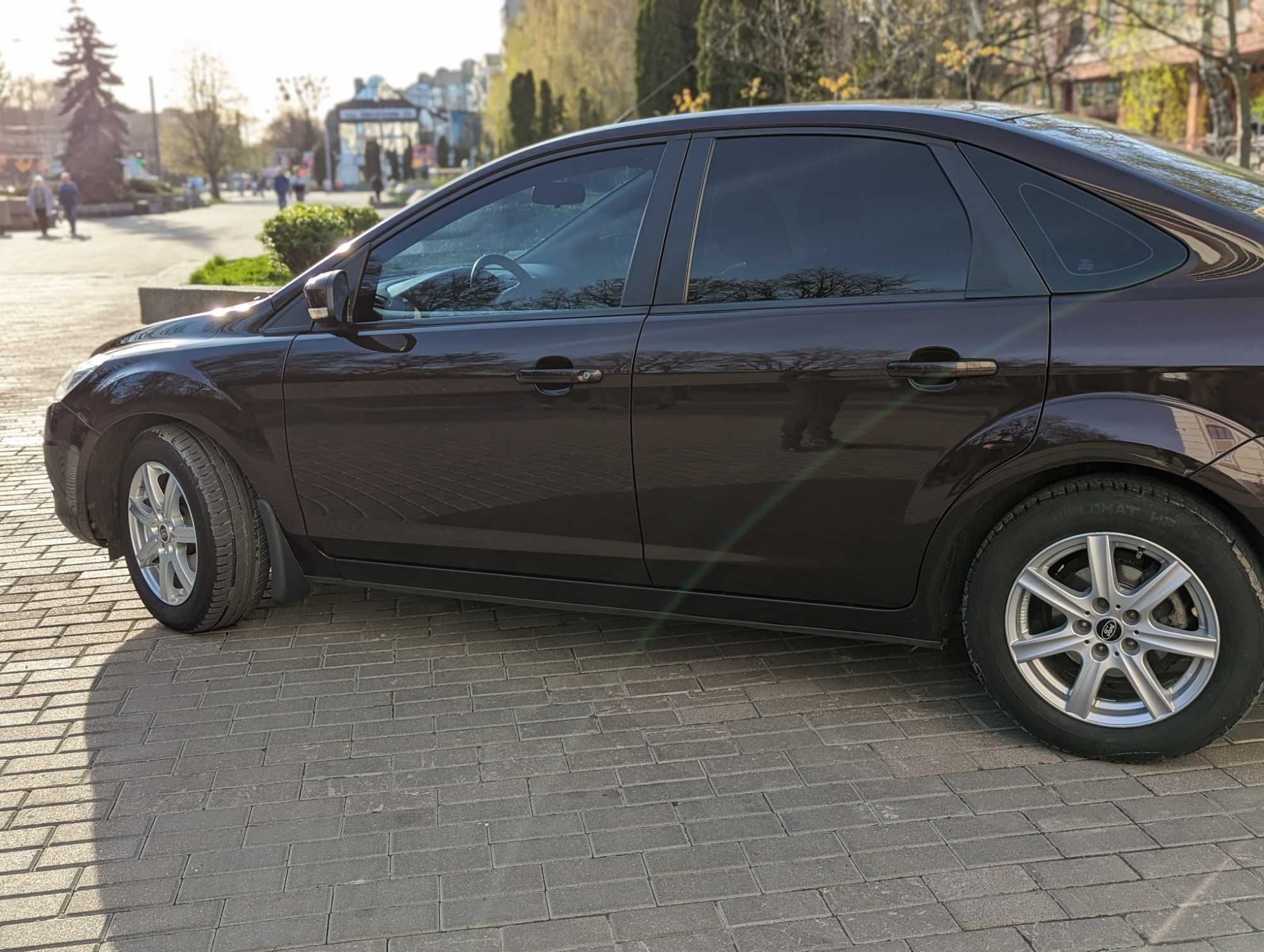 FORD Focus 1.6 бензин