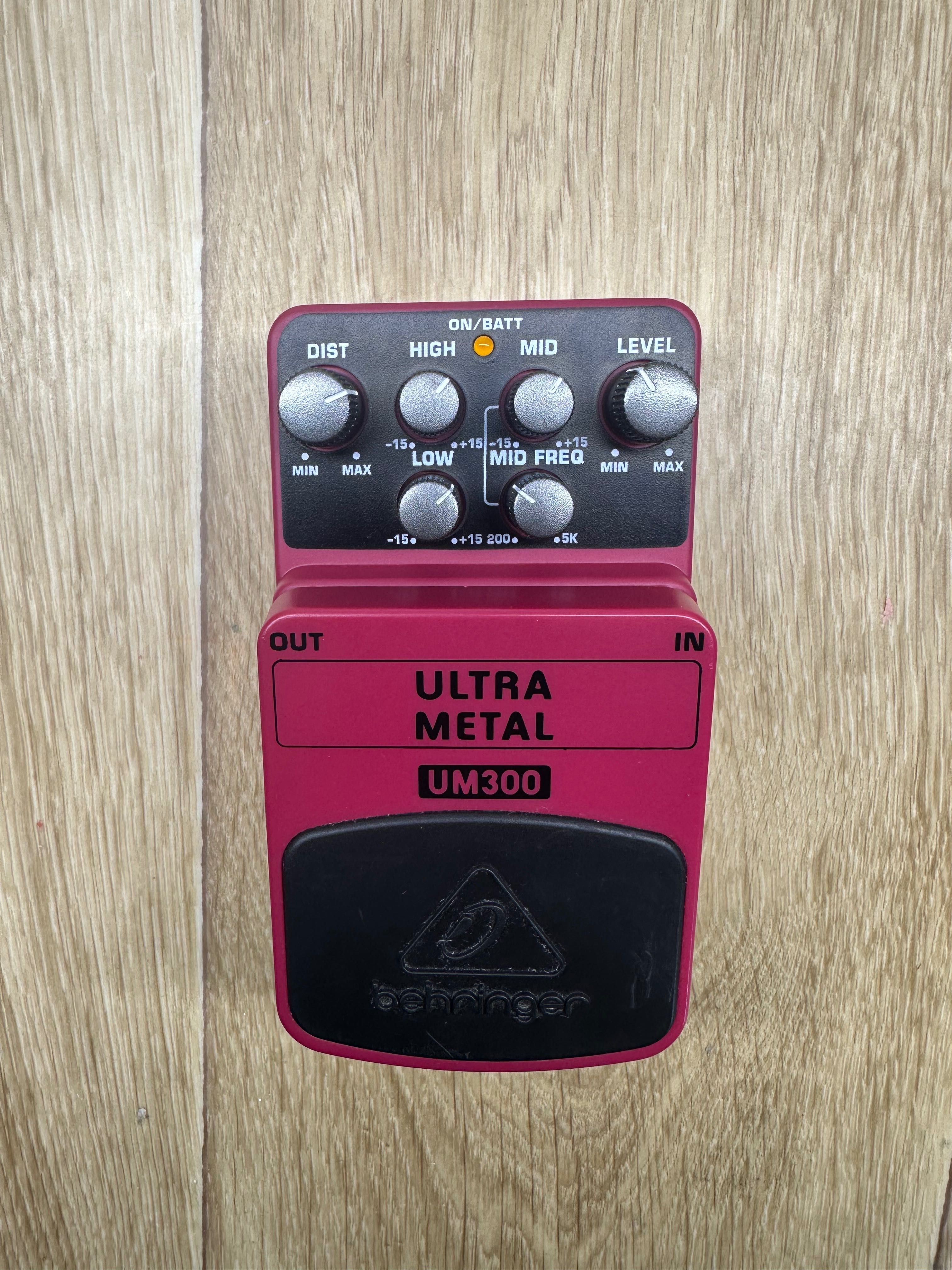 Гітарна педаль Behringer UM300