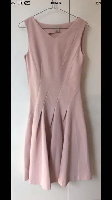 Pudrowa sukienka firmy H&M rozmiar S