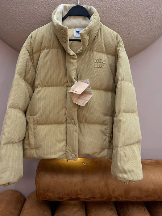 Пуховик жіночий Miu Miu