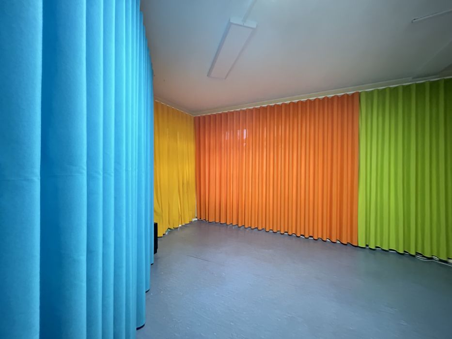 Conjunto de Cortinas Coloridas