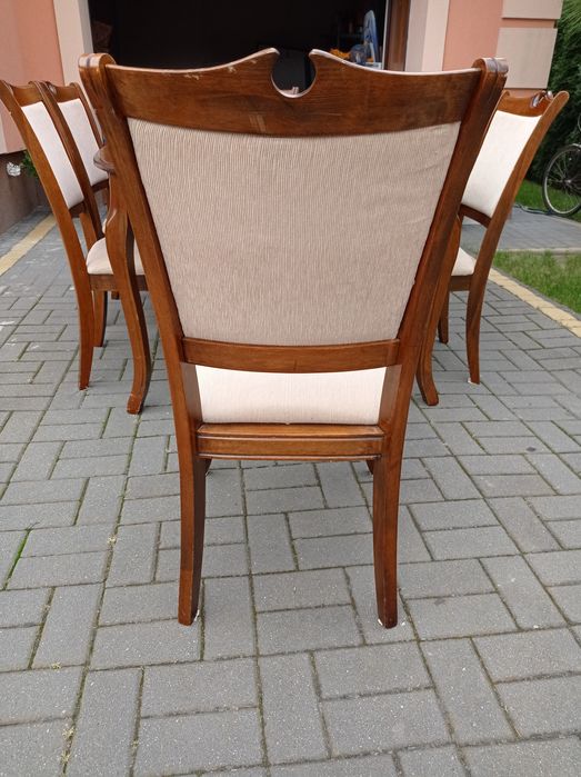 Stół drewniany + 8 drewnianych  krzeseł