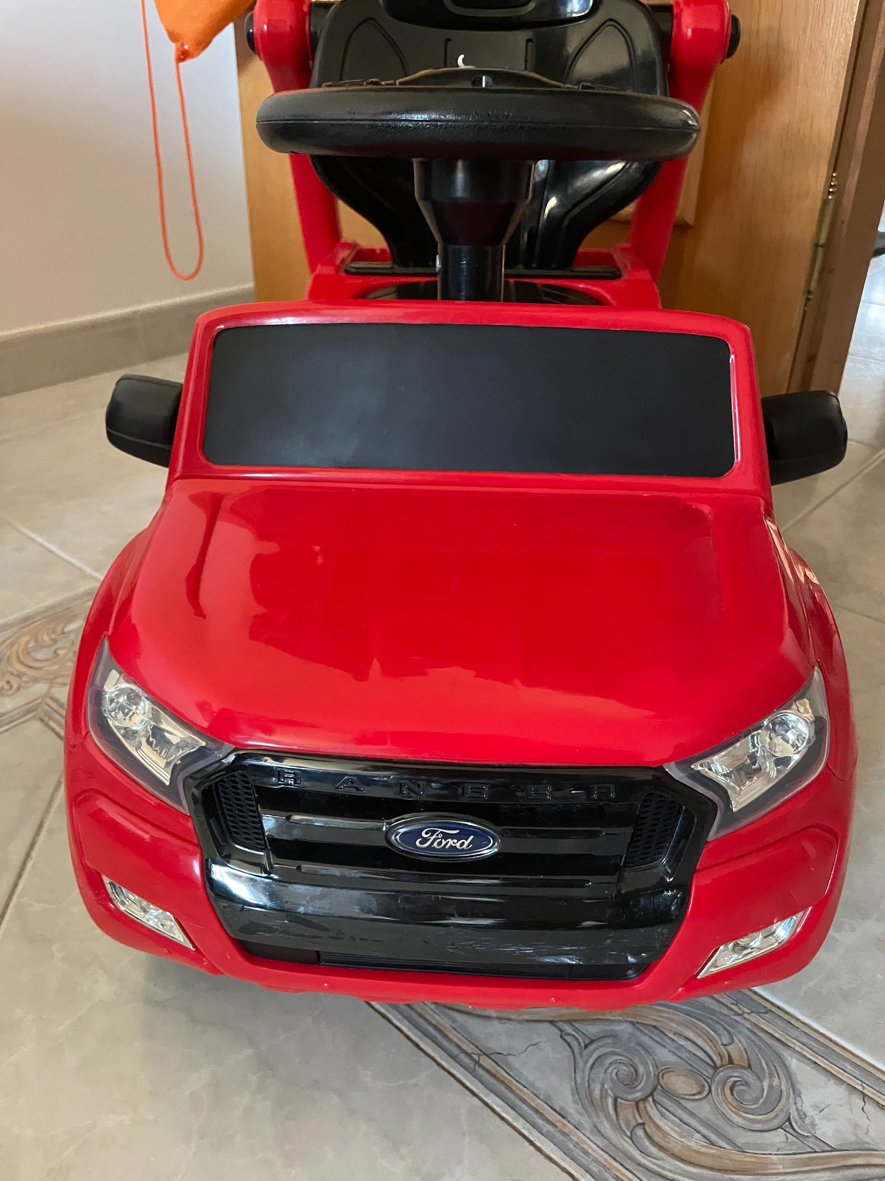 Carro elétrico Ford criança