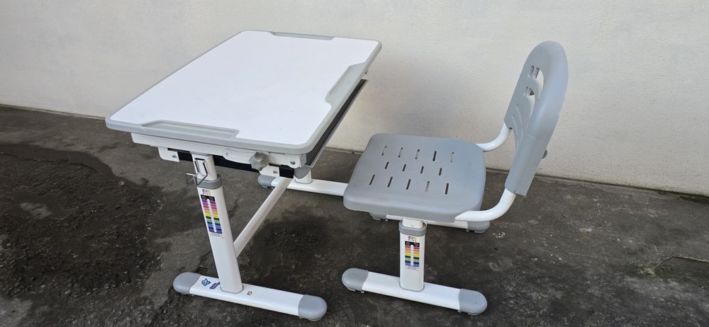 Парта учнівська що регулюється