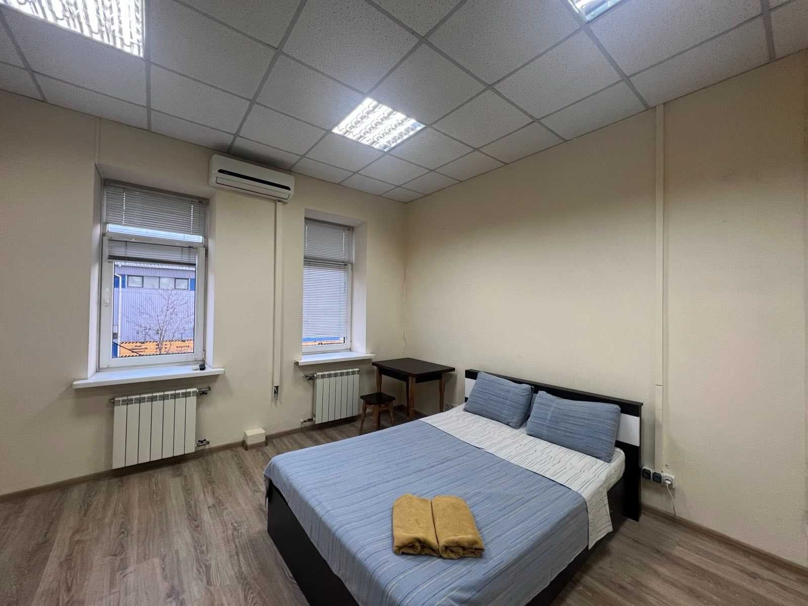1к Готельні номери: 5 хв жд вокзал, метро Вокзальна Ун-г Україна Цирк
