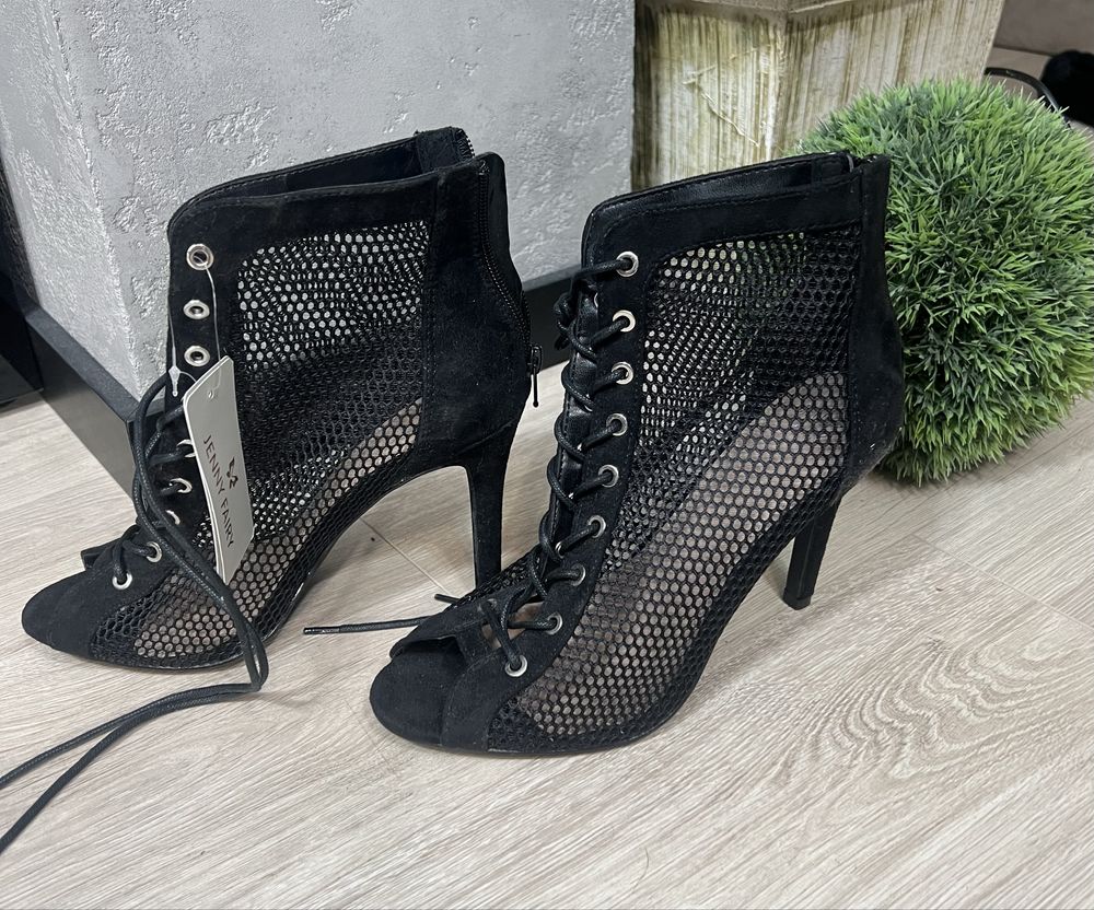 Buty szpilki siatka 39