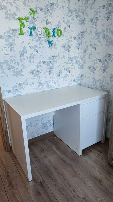 Biurko białe bardzo pojemne