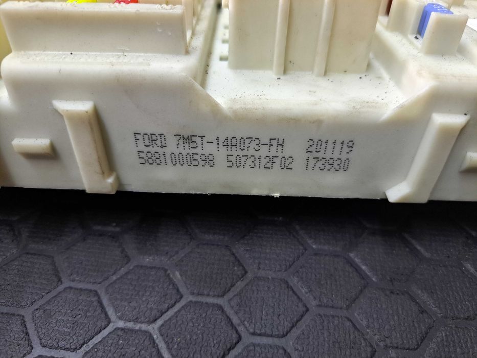 Skrzynka bezpieczników, moduł BSI Ford Kuga Mk1 7M5T-14A073-FH