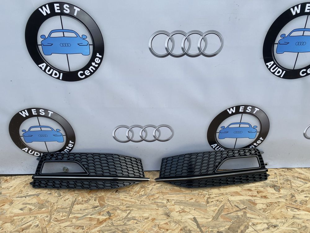 Решітки противотуманок Audi A4 B8 S-Line решітки переднього бампера