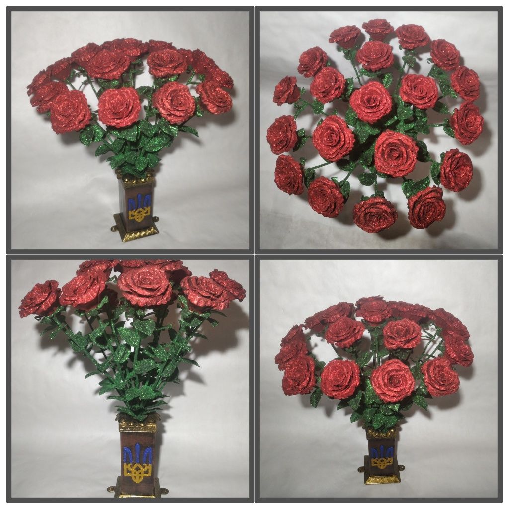 Ковані вази з букетом, троянди(рози) , букети