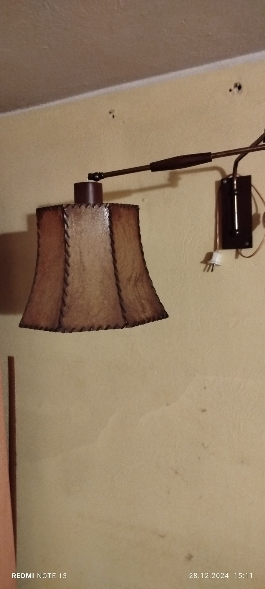 Stylowa lampa regulowana , ścienna.