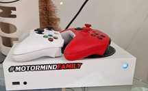 Xbox series S + 2 pady