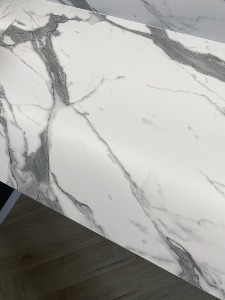 Blat kompaktowy Statuario/White Marble Delinia marmurowy