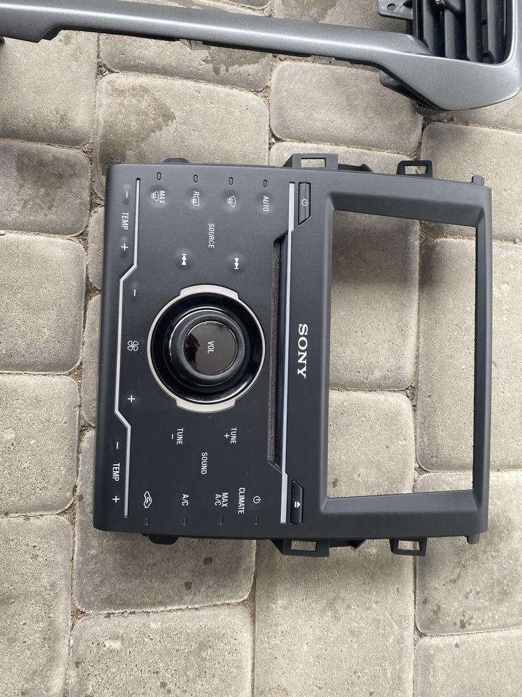 Центральний монітор Sony Sink Titanium Ford Fusion 12-18