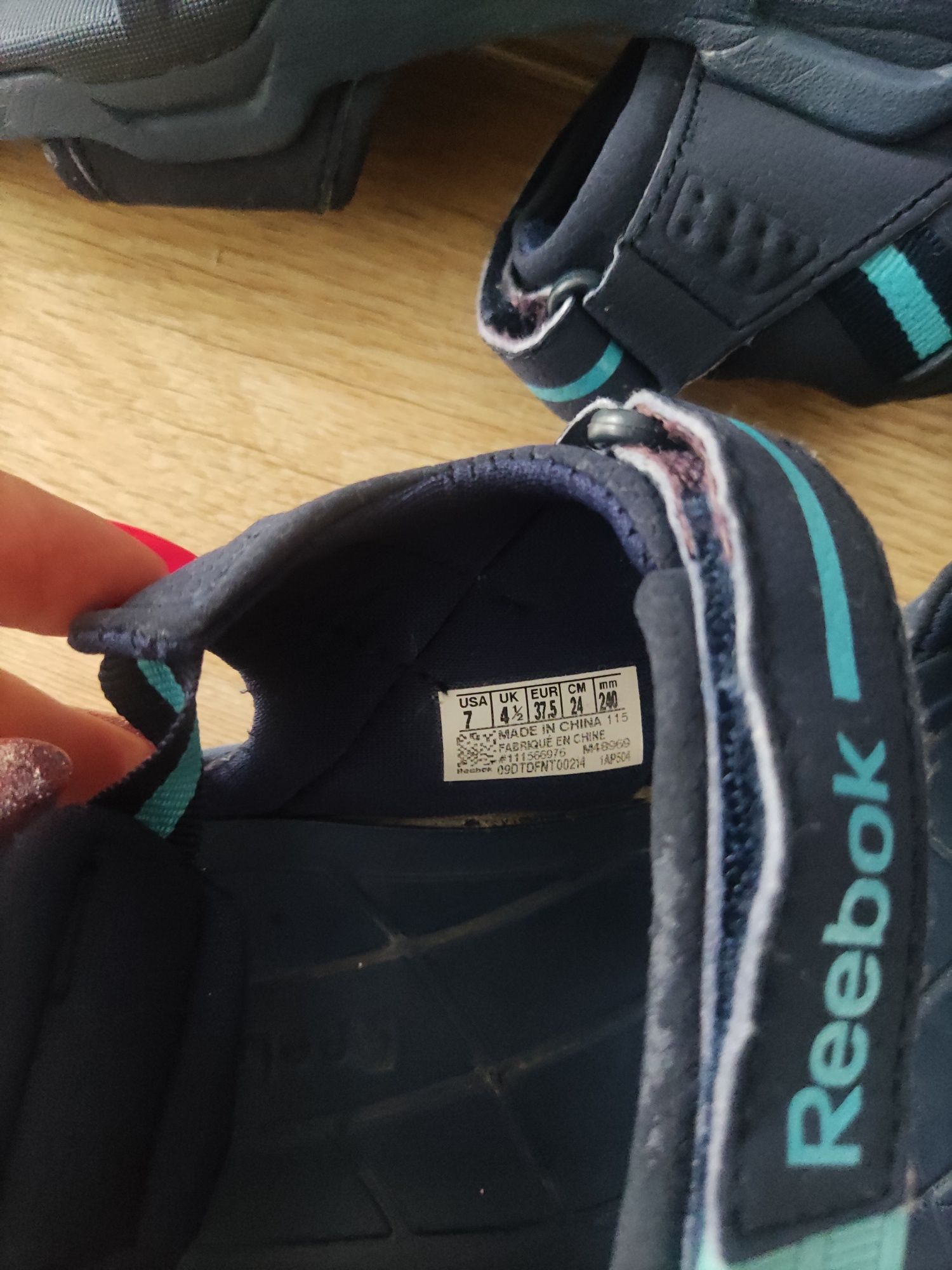 Sandały Reebok rozmiar 37,5