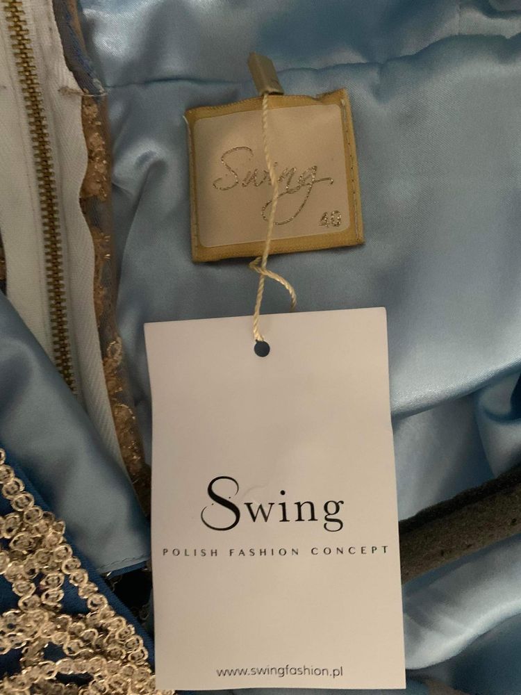 Złota sukienka midi z głębokim dekoltem Ramona by Swing