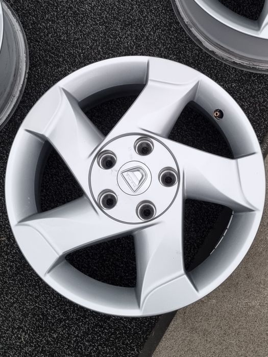 Felgi Alu 16" Dacia Duster 5x114,3 BdbStan Oryginalne