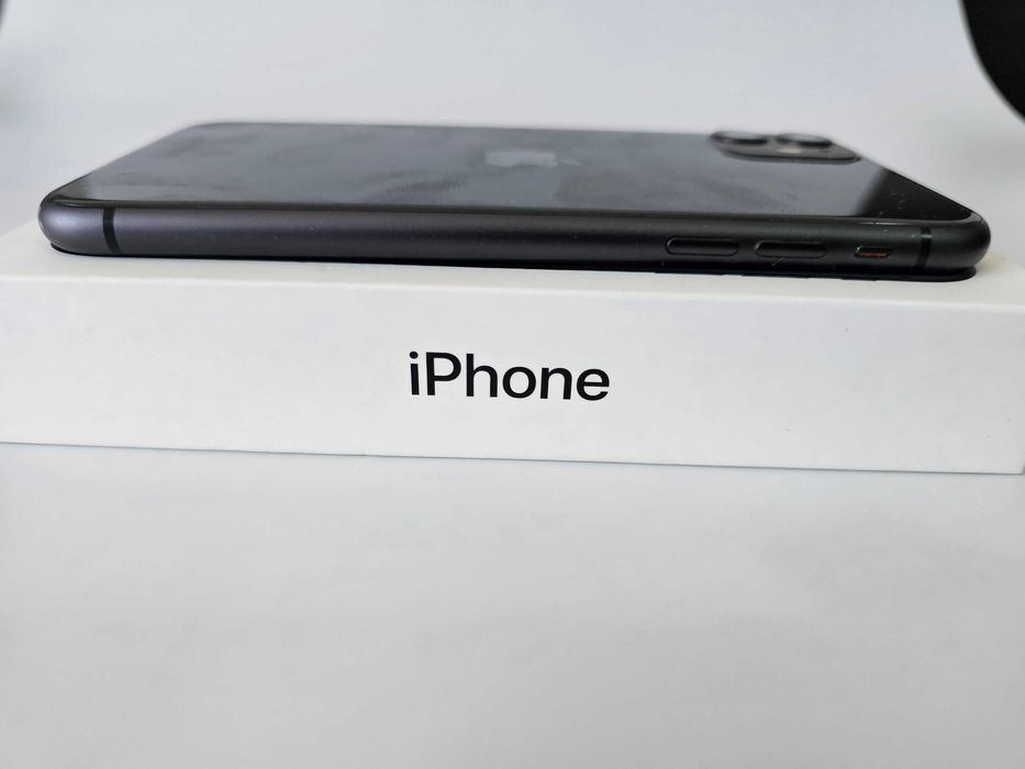 Iphone 11 128Gb.  77% Bateria.  Muito bom.