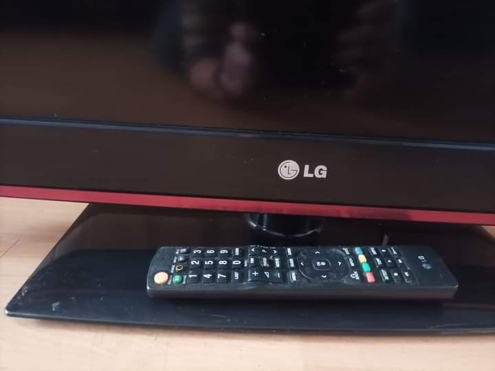 Sprzedam telewizor LG 32LD350